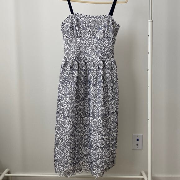 Draper James Navy and White Floral Lace Midi Dress Size: 4 - Picture 3 of 7